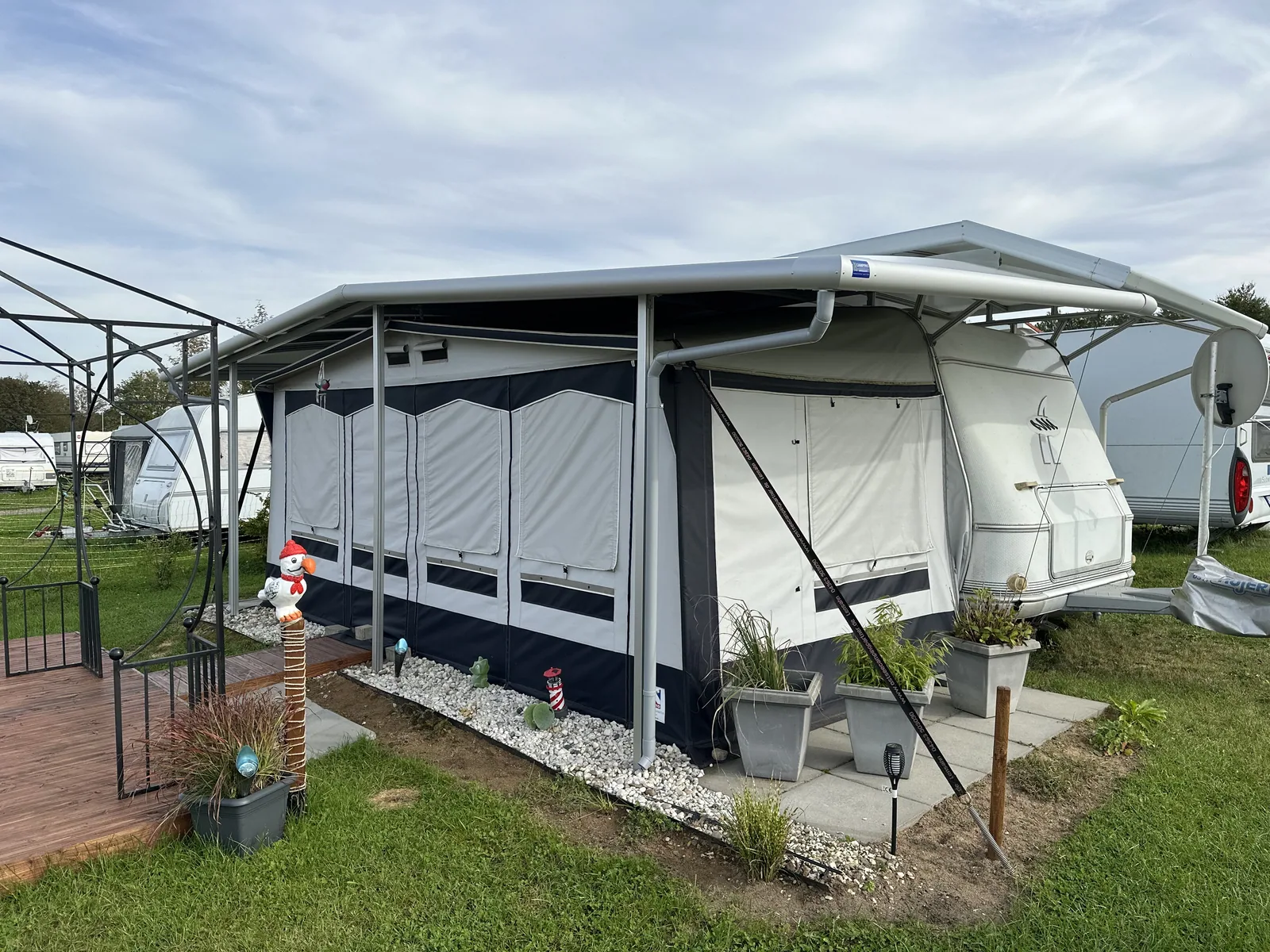 Schutzdach für Wohnwagen – Camping Manufaktur Brügmann