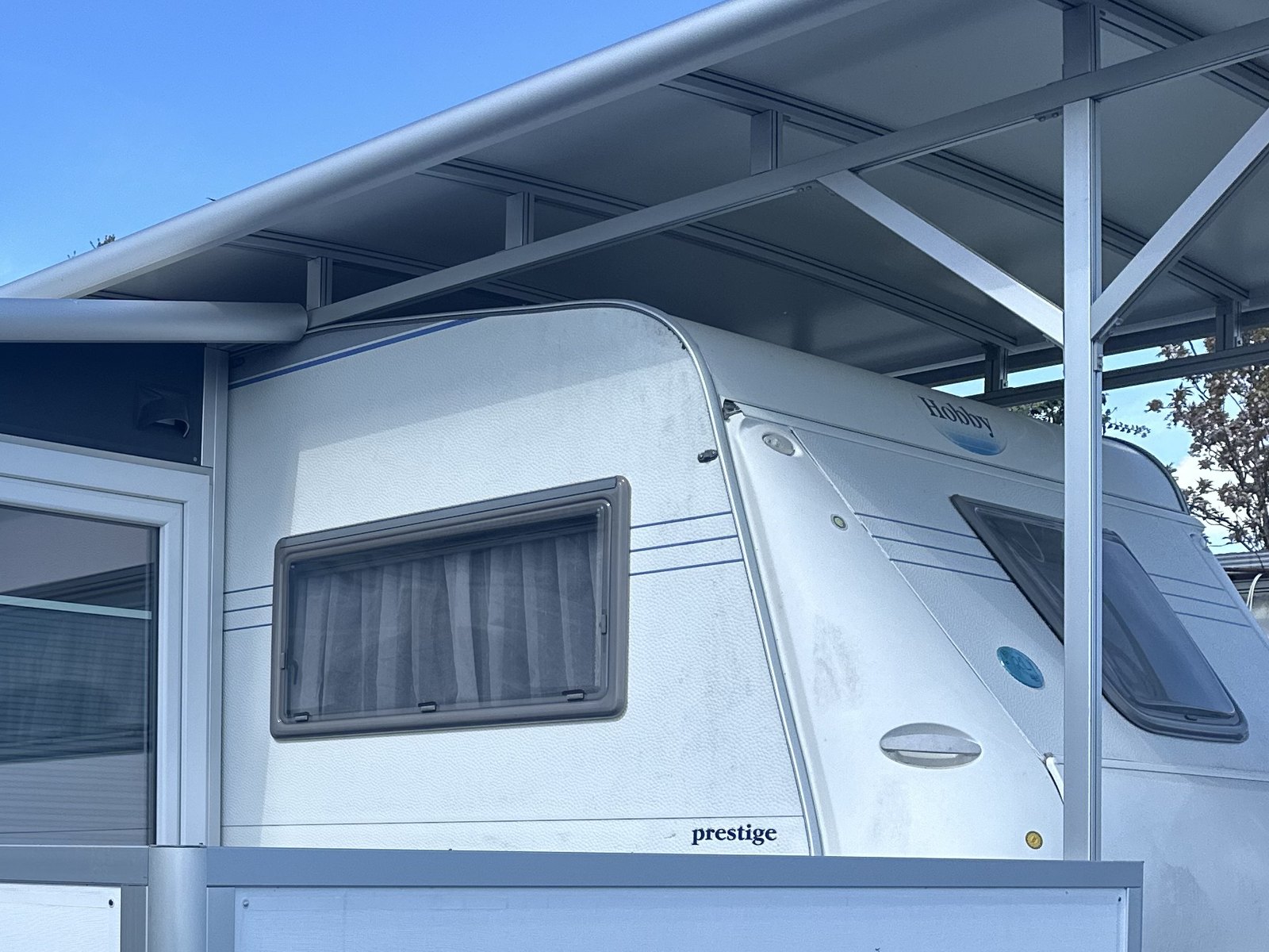 Schutzdach Detail – Aluminium-Konstruktion Camping Manufaktur Brügmann